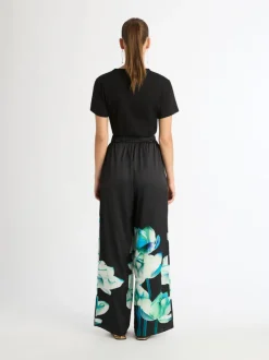 Woman SHEIKE Crops & Camis^Images Tee